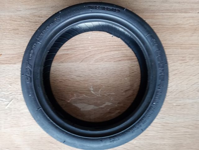 Rueda tubeless 250×54 CST