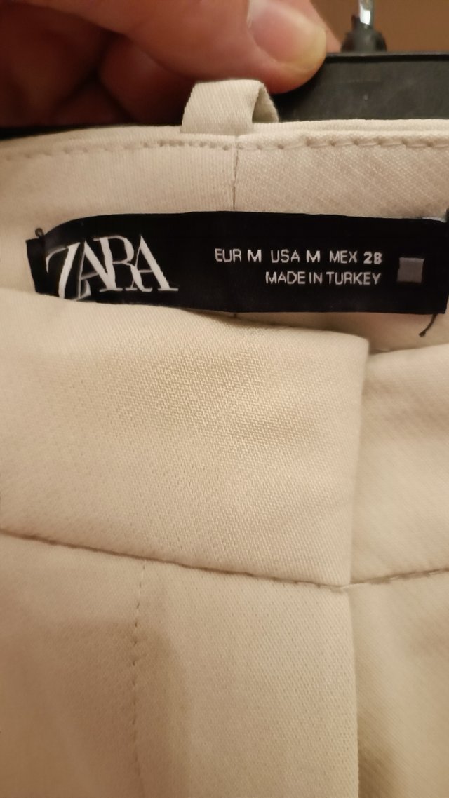 Traje pantalón beis Zara
