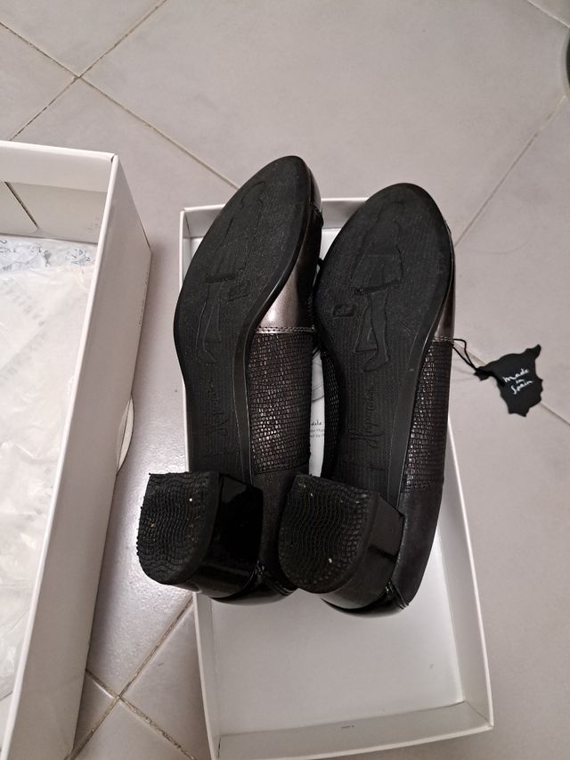 Zapatos de vestir a estrenar