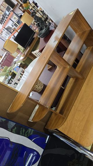 ESTANTERÍA DE MADERA