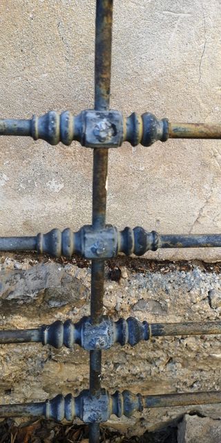 Reja antigua de hierro
