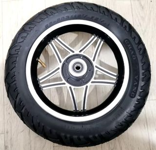 Neumáticos scooters eléctricos.