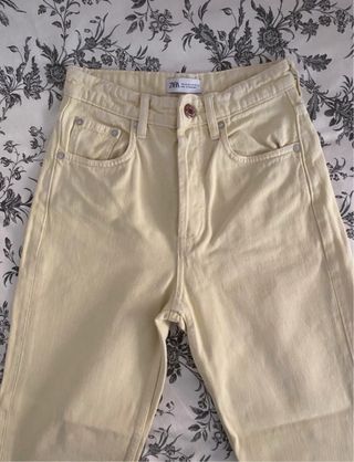 Pantalones mom amarillos ZARA