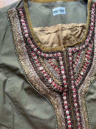 Spolverino ricamato a mano