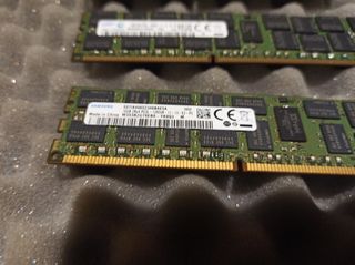 Un módulo de 16gb Samsung ddr3 ecc para servidor 