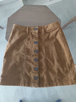 Falda de Stradivarius 