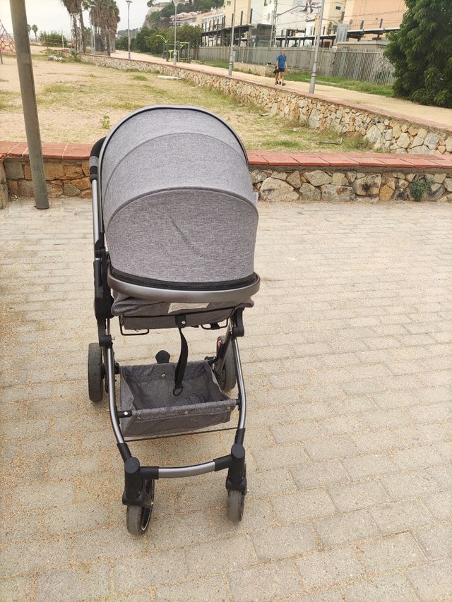 Carro bebé reduzido