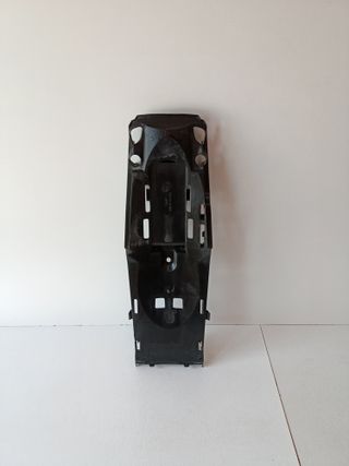 plastico subchasis suzuki gsxr 1000 k5 k6 despiece