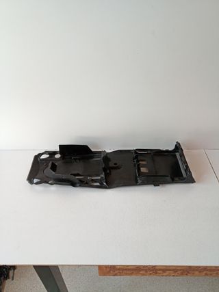 plastico subchasis suzuki gsxr 1000 k5 k6 despiece