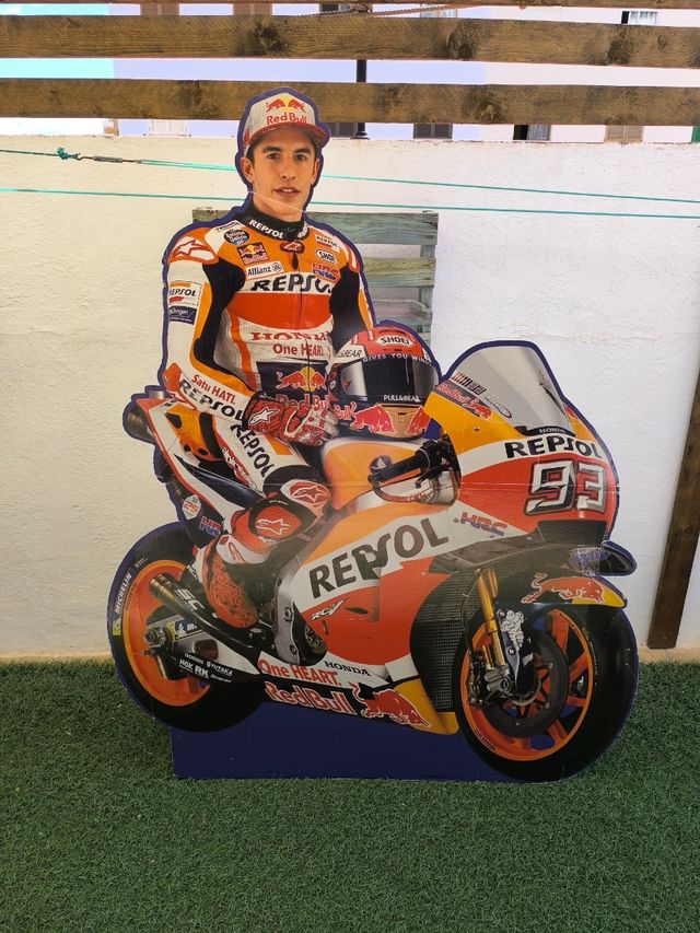 Figura in cartone a grandezza naturale di Marc Márquez