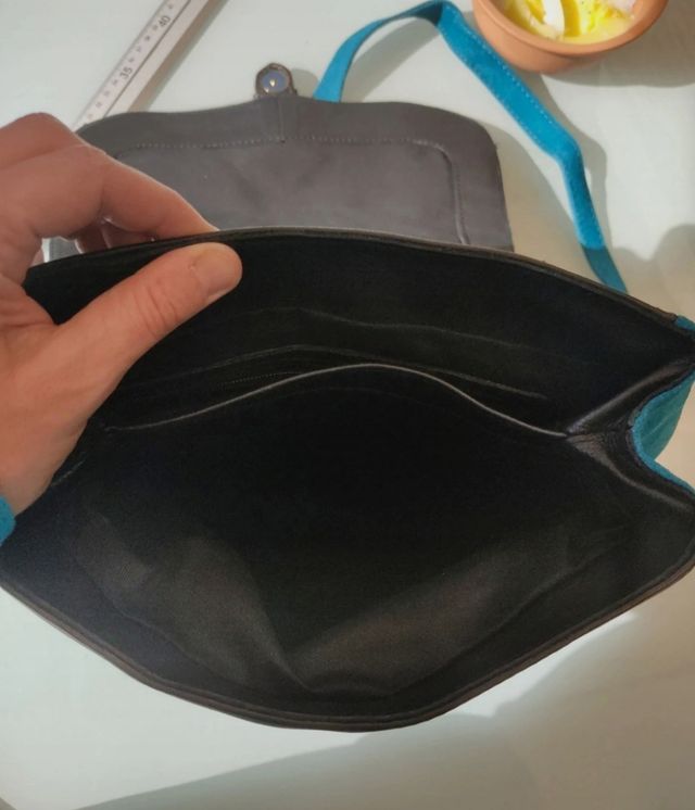 Bolso piel bandolera.