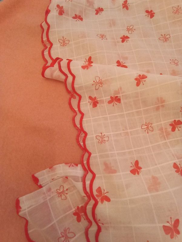 tendine farfalle rosse