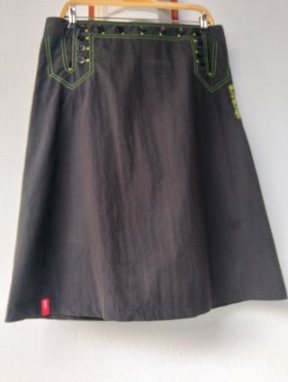 Original falda negra marca skunkfunk 