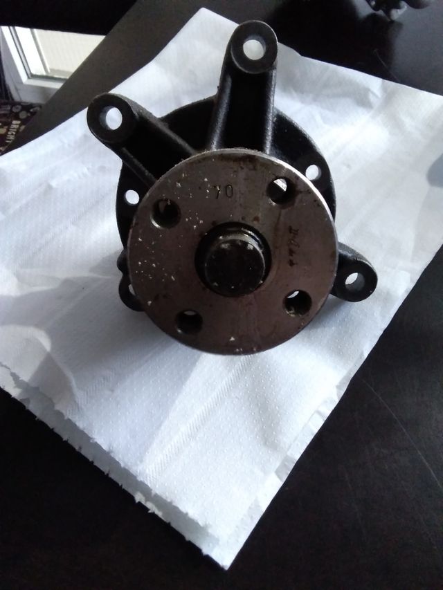 Mercedes 240 300 Bomba Agua    NUEVA