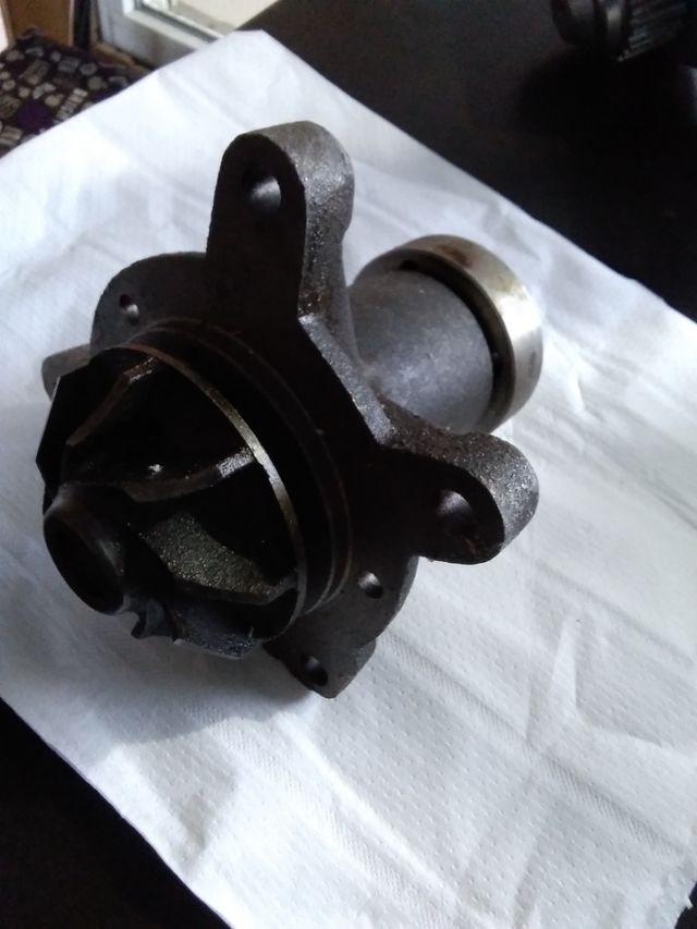 Mercedes 240 300 Bomba Agua    NUEVA