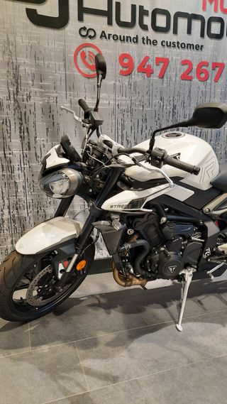 TRIUMPH STREET TRIPLE 765 R