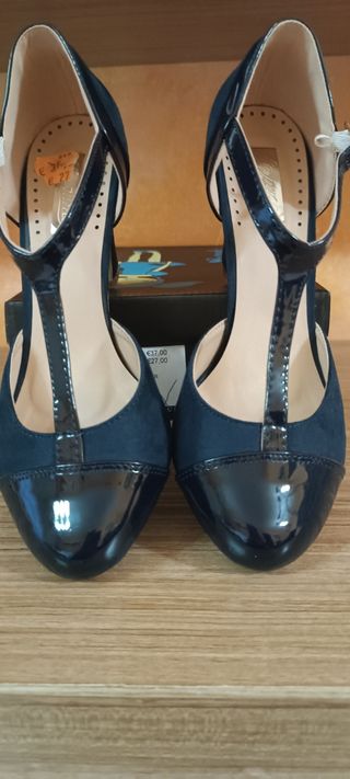 Zapatos tacón mujer.