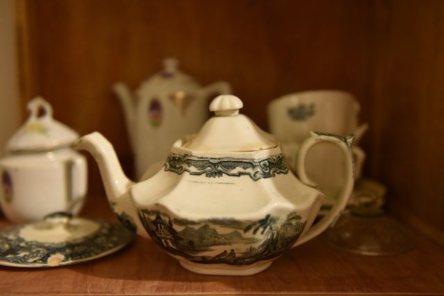 TETERA, TAZAS Y DIVERSAS CERÁMICAS