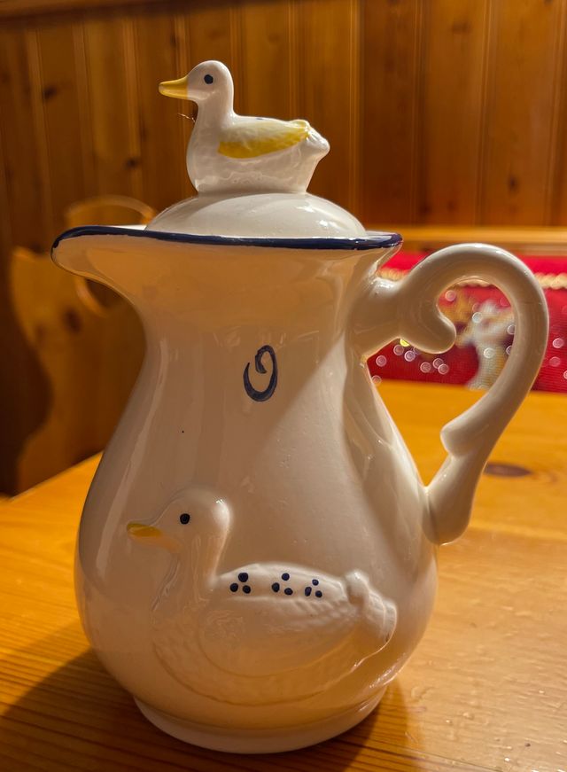 Zuccheriera e lattiera di ceramica