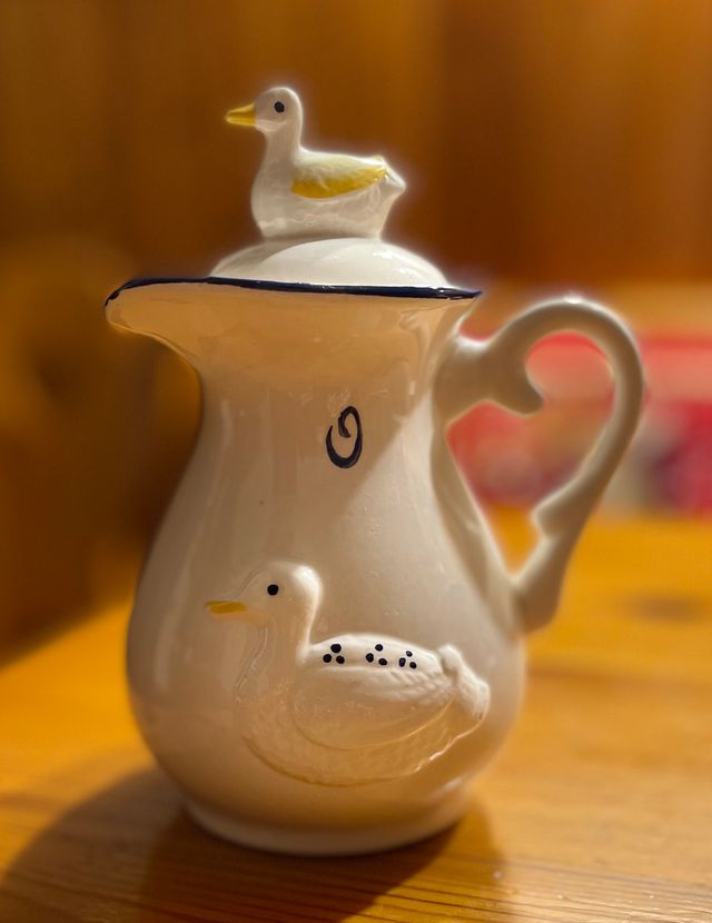 Zuccheriera e lattiera di ceramica