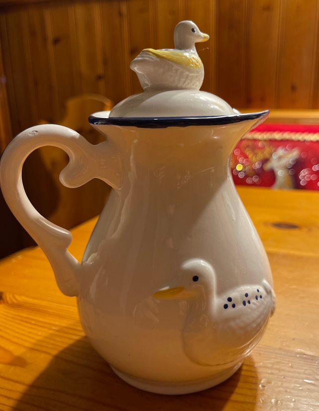 Zuccheriera e lattiera di ceramica