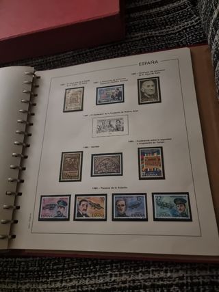 Álbum de sellos 1975-1981