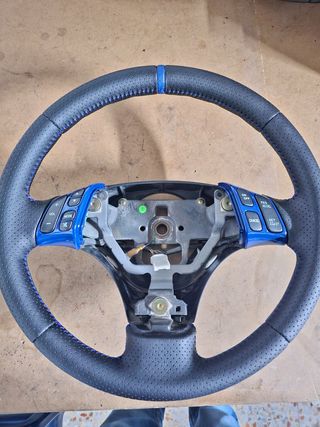 Volante mazda 6 (2002/07) recién tapizado.