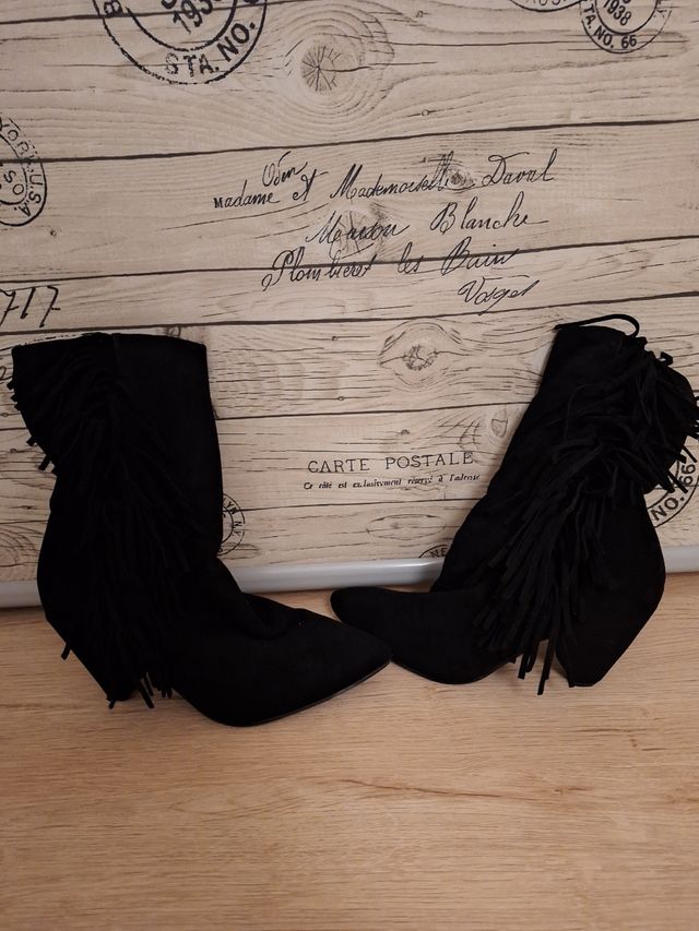 Botines flecos con tapetas