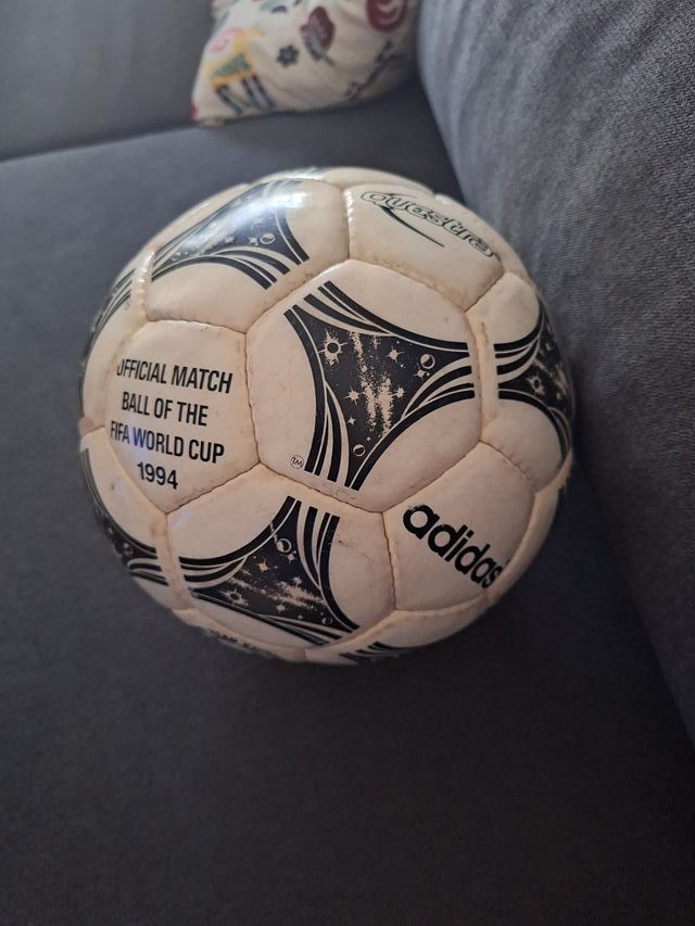 Balon Adidas Questra 1994