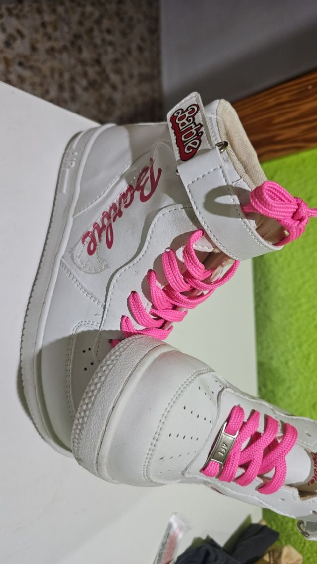 Deportivos nike niña barbie