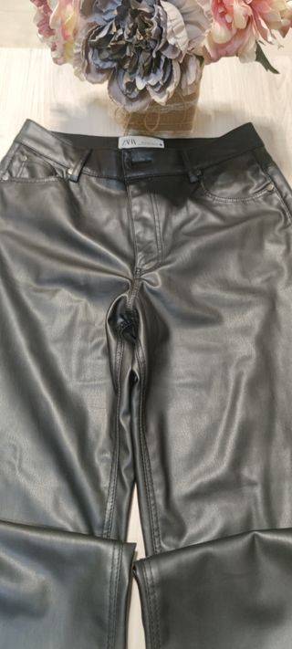 Pantalon polipiel Zara 