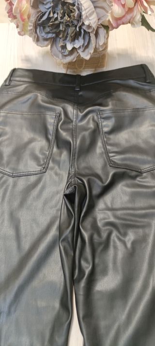 Pantalon polipiel Zara 