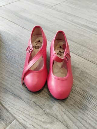 Zapatos traje flamenca.