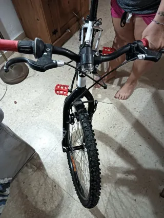 Bicicleta marca btwin 24 "