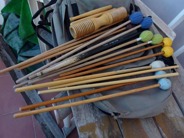 14 mazas, o piezas de percusión, xilofono etc.