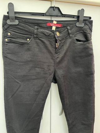 Pantalón vaquero negro