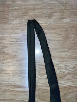 Corbata verde con logo