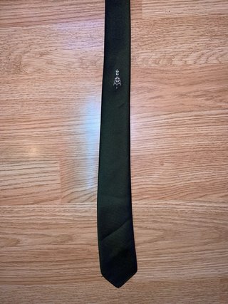 Corbata verde con logo