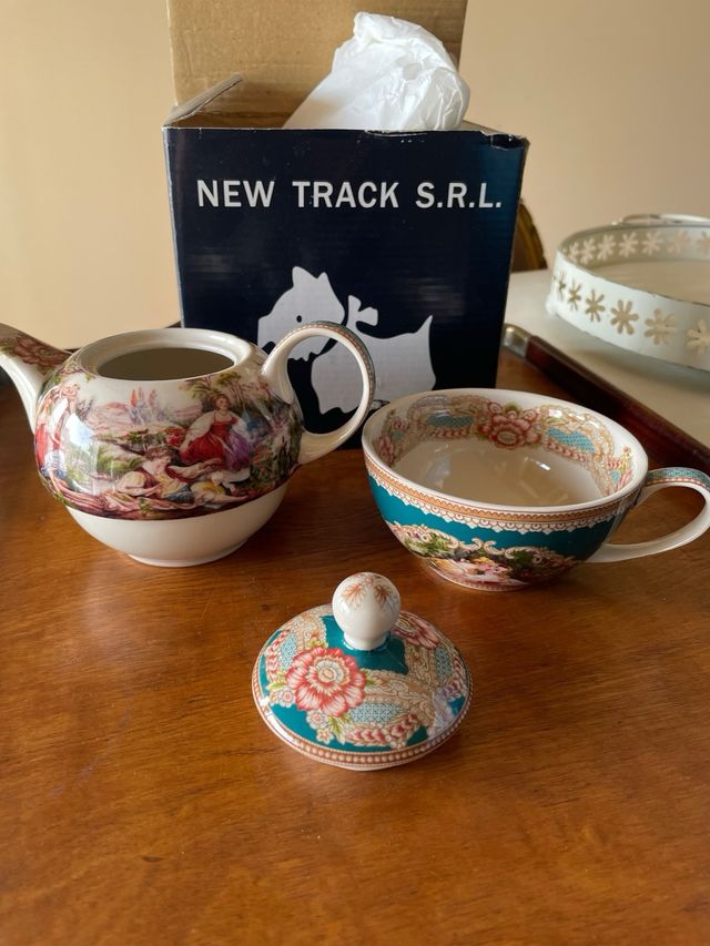 Teiera con tazza da collezione anni 90