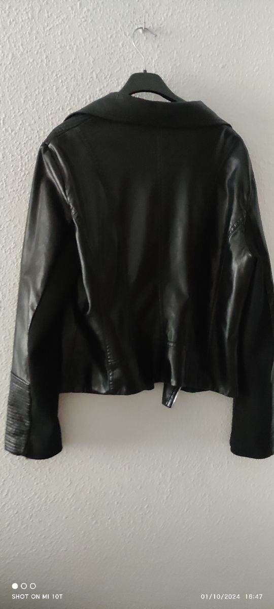 Cazadora en Polipiel