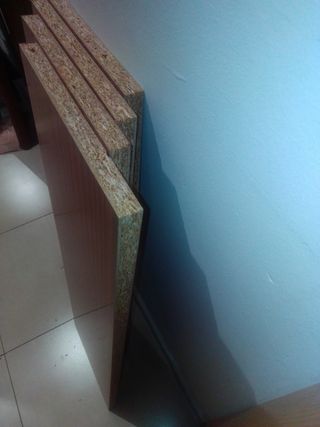 4 baldas de madera.