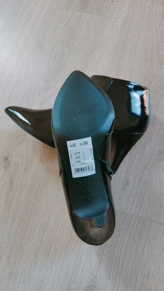Botines NUEVOS negros charol tacón 38 