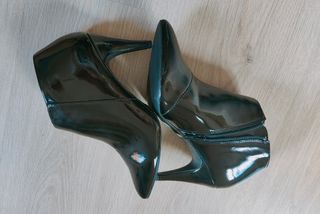 Botines NUEVOS negros charol tacón 38 