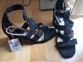 Sandalias Stradivarius nuevas 39
