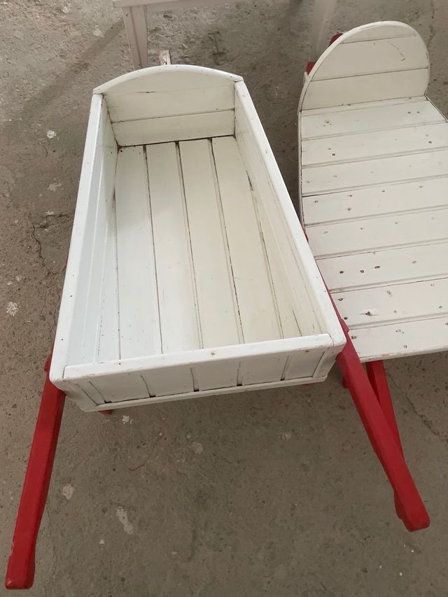 2 carretillas de madera para decoracion