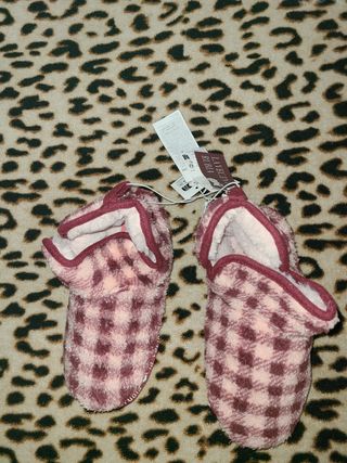 Zapatillas de andar por casa sin estrena