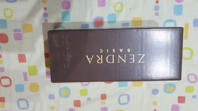 SANDALIA PLANA DE PEDRERÍA