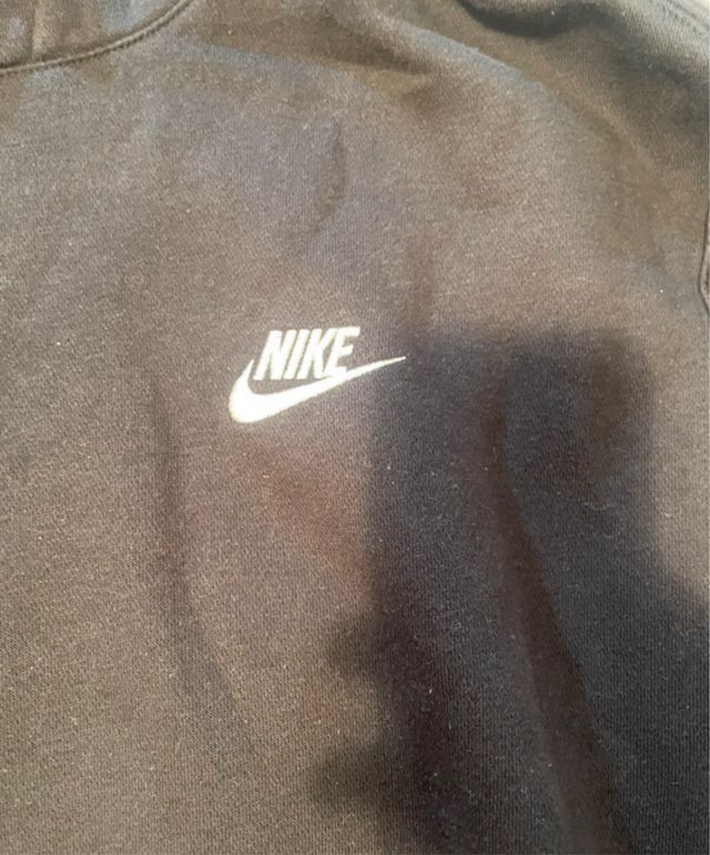 sudadera negra nike