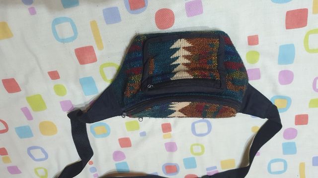 RIÑONERA ESTILO HIPPIE