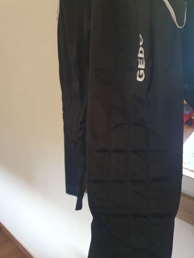 Pantalón con acolchado lateral Gedo